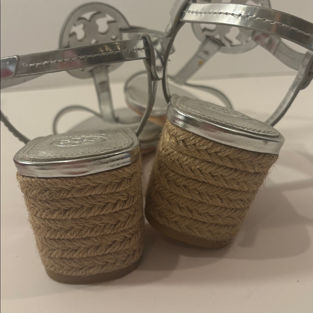 Tory Burch Metallic Silver Sandals 9 - Picture 6 of 9